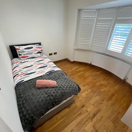 Good Priced Single Rooms In Northolt Northolt  Exterior photo