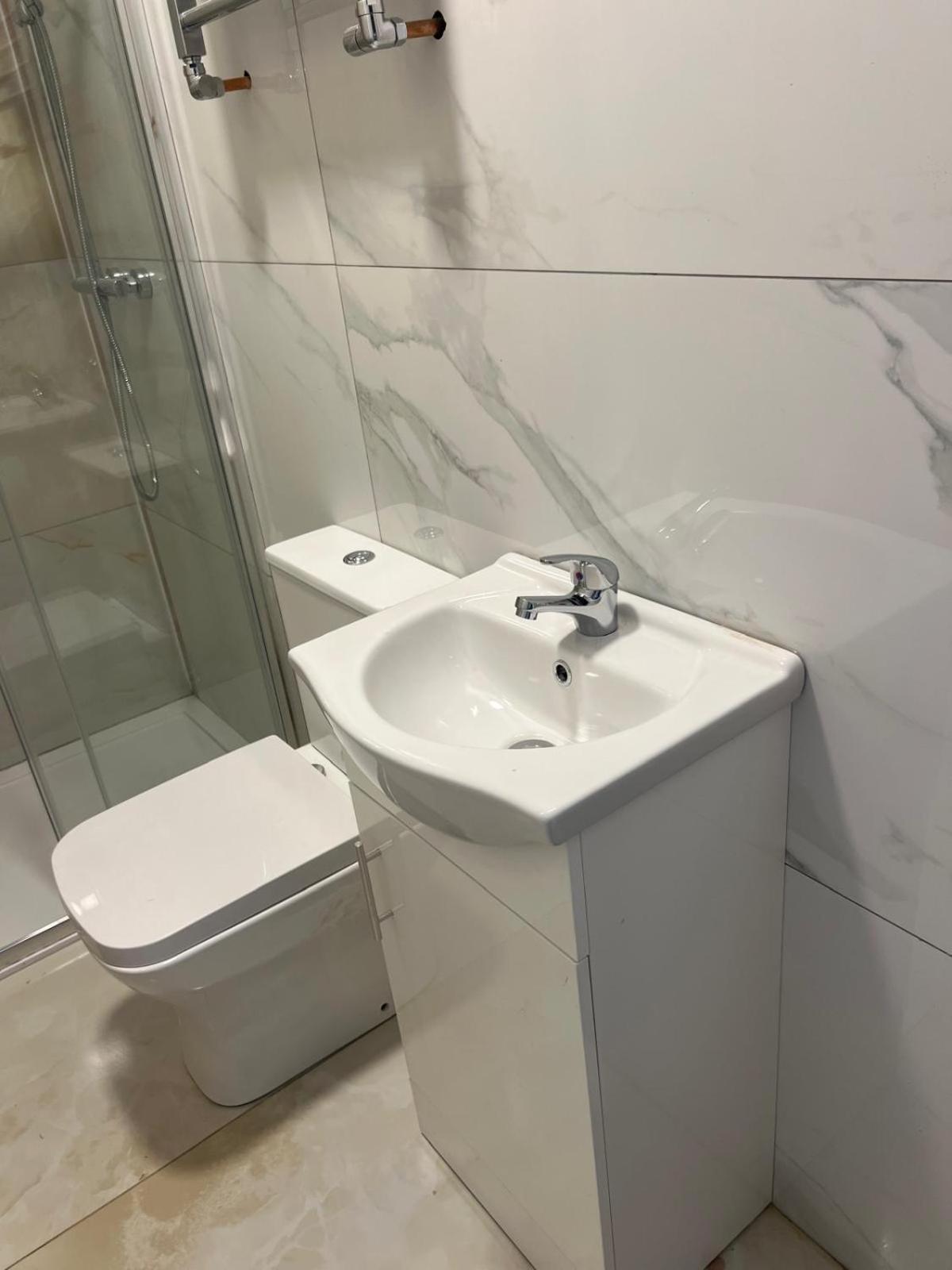 Good Priced Single Rooms In Northolt Northolt  Exterior photo