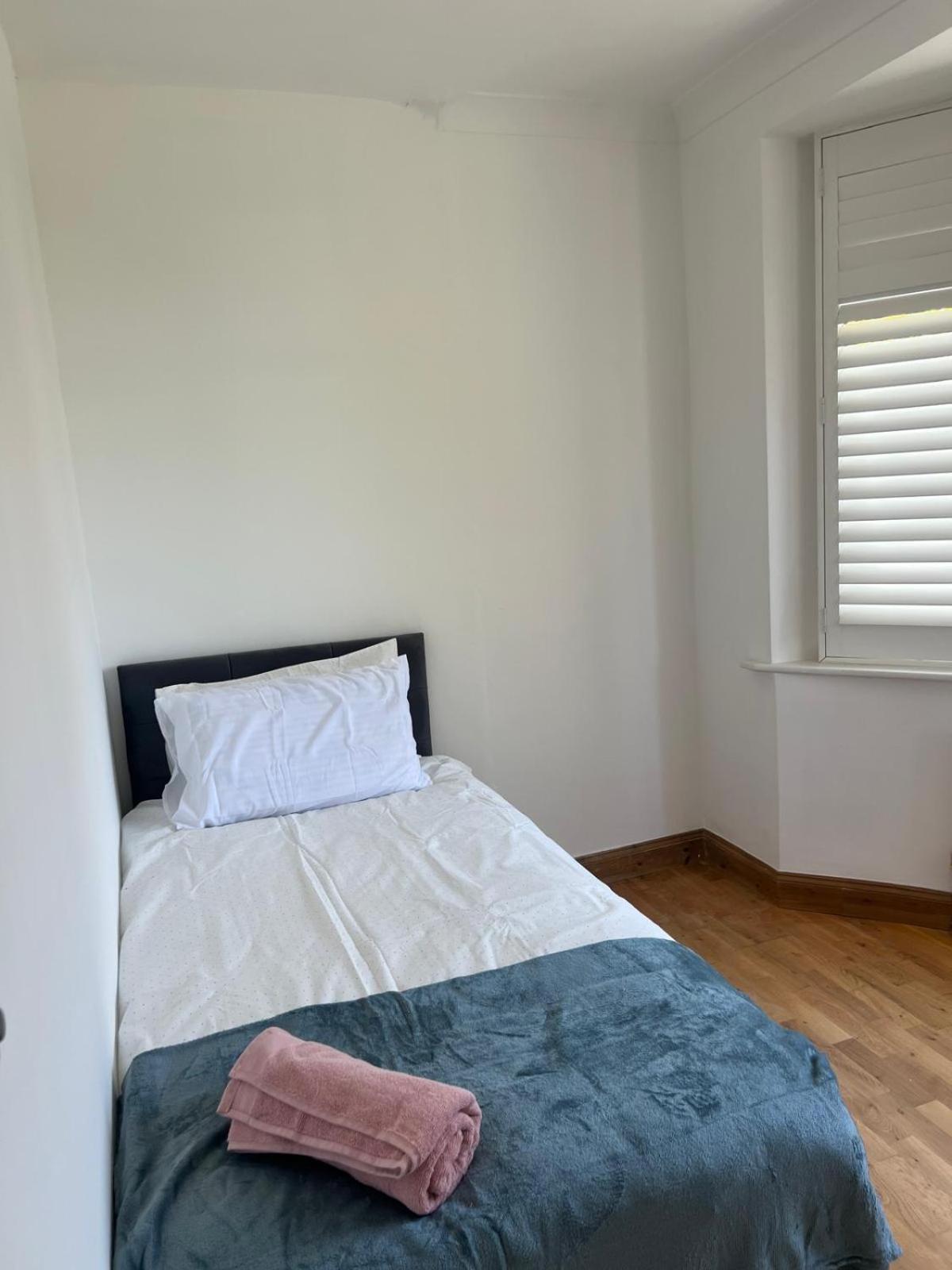 Good Priced Single Rooms In Northolt Northolt  Exterior photo