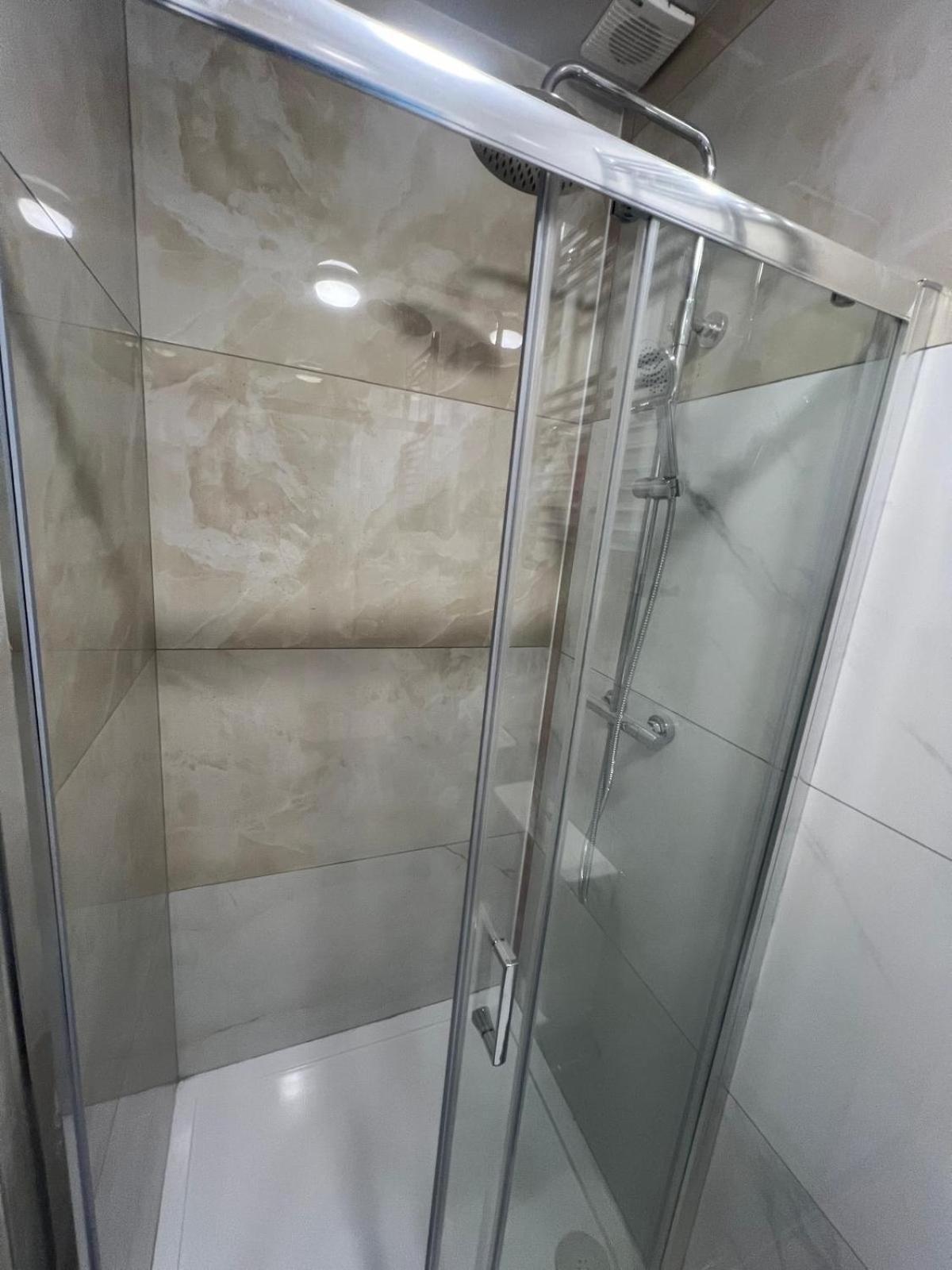 Good Priced Single Rooms In Northolt Northolt  Exterior photo