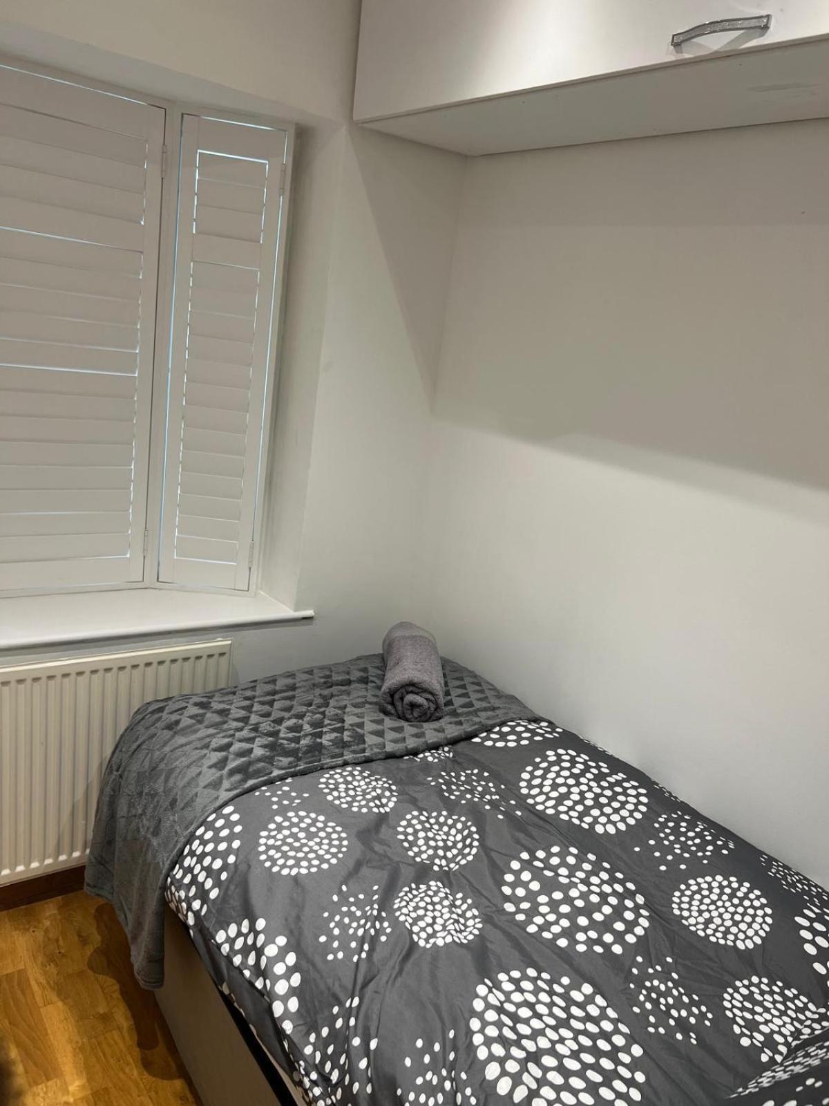 Good Priced Single Rooms In Northolt Northolt  Exterior photo
