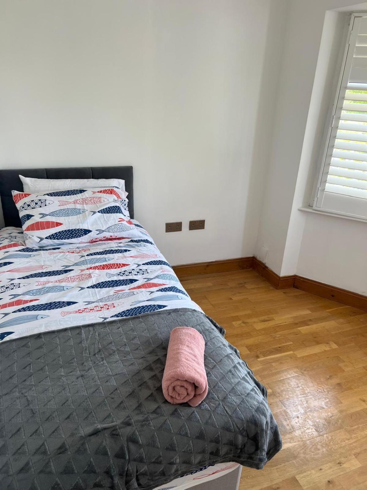 Good Priced Single Rooms In Northolt Northolt  Exterior photo